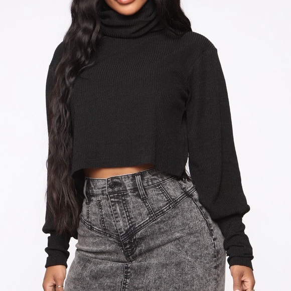 Fashion Nova cropped turtle neck - Picture 2 of 4